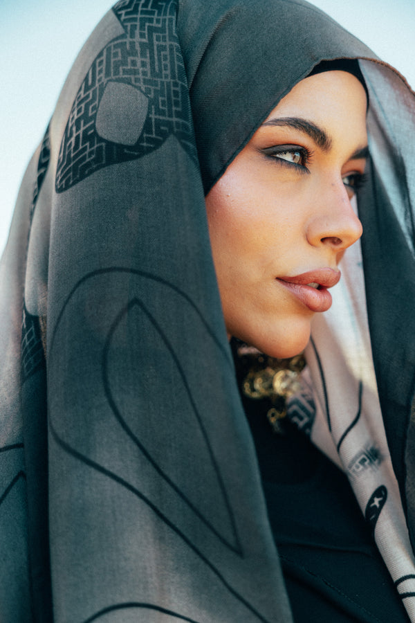 Bayan modal scarf styled for everyday wear and work comfort – سكارف مودال بيان عملي للحجاب اليومي والعمل
