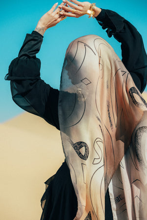 Bayan modal scarf styled for travel with lightweight breathable feel – وشاح بيان مودال مريح للسفر والتنقّل بحضور هادئ
