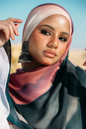 Jebal modal scarf styled for everyday wear and work comfort – سكارف مودال جبال عملي للحجاب اليومي والعمل
