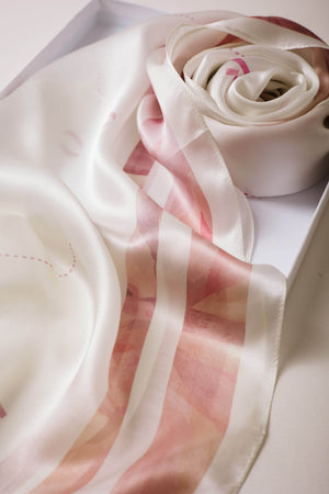 Worood Rosé Insignia Silk Scarf – سكارف حريرRosé Insignia من Worood 