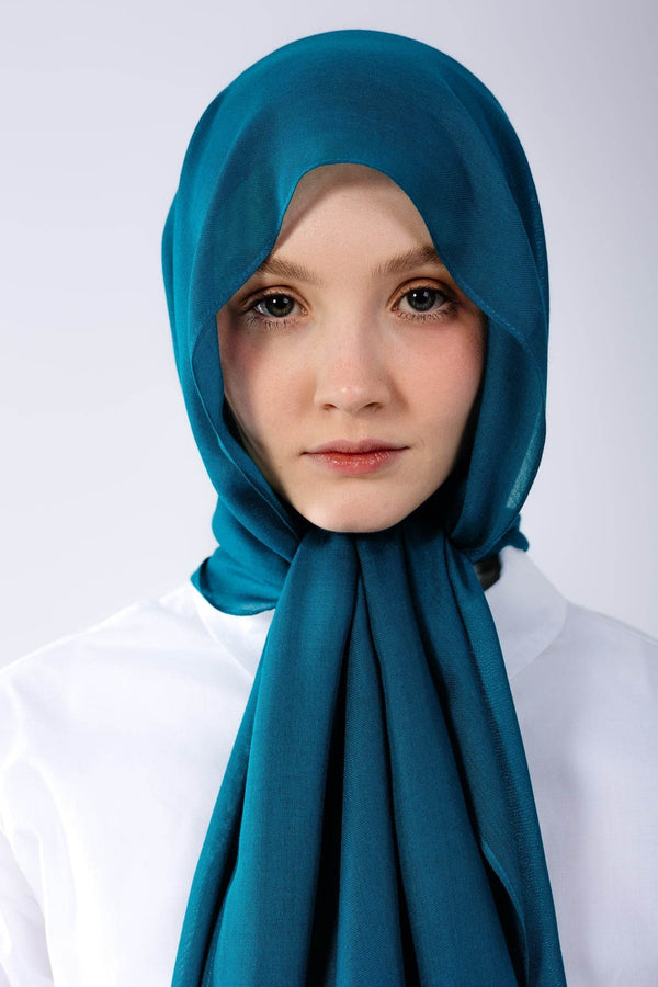 Worood Imperial Teal Bamboo Scarf Set – Bold & Stylish – سكارف بامبو أنيق باللون الأزرق البترولي – ورود