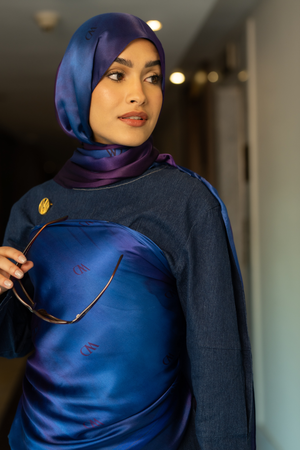 Worood Beaux Blue Silk Scarf Rectangle – light blue silk scarf with elegant smooth texture - وشاح حريري Beaux Blue مستطيل من Worood - وشاح حريري أزرق فاتح ذو ملمس ناعم وأنيق