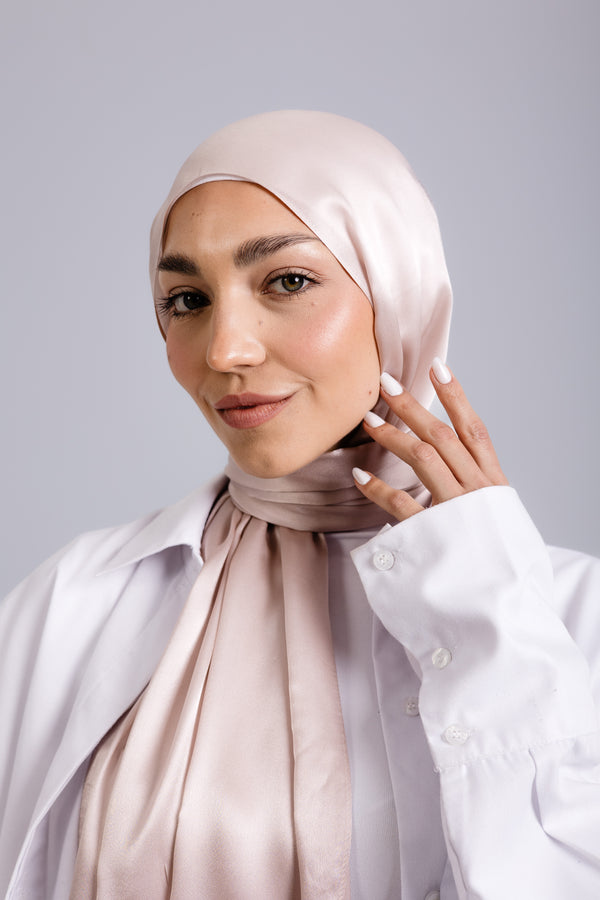 Worood Champagne Silk Scarf Rectangle – champagne gold silk scarf with a soft, luminous finish - وشاح حريري Champagne Silk Scarf مستطيل بلون الشمبانيا من ورود – وشاح حريري بلون الشمبانيا الذهبي بلمسة نهائية ناعمة ومضيئة