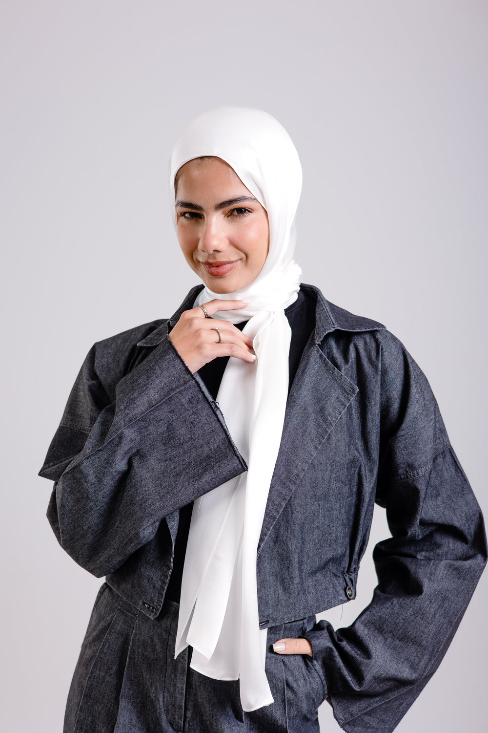 Worood Crème Silk Scarf Rectangle – light cream silk scarf with delicate sheen وشاح حريري مستطيل من Worood Crème – وشاح حريري فاتح اللون ذو لمعان رقيق