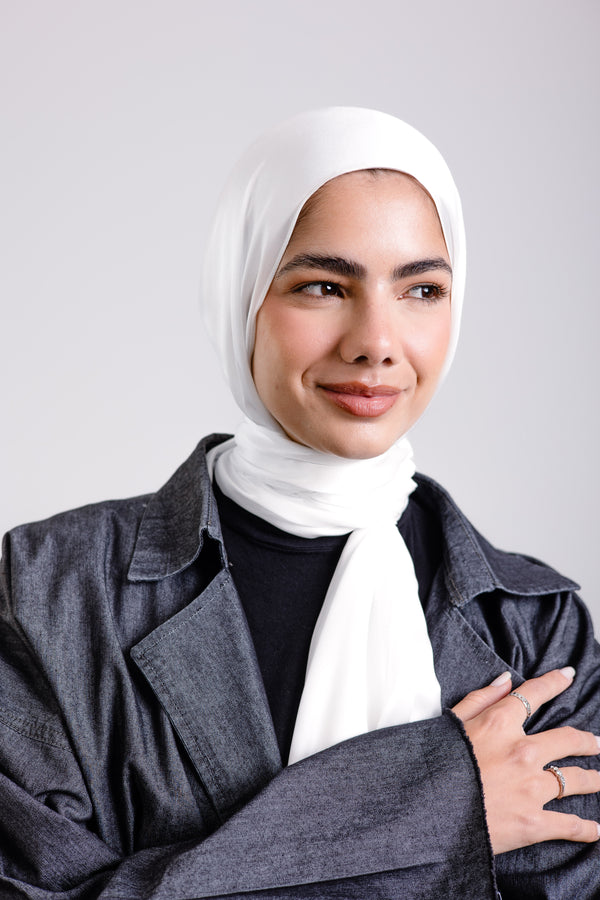 Worood Crème Silk Scarf Rectangle – light cream silk scarf with delicate sheen وشاح حريري مستطيل من Worood Crème – وشاح حريري فاتح اللون ذو لمعان رقيق