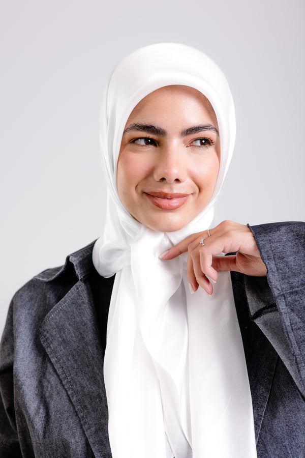 Worood Crème Silk Scarf Square – cream silk scarf with delicate soft finish - وشاح حريري مربع من Worood Crème – وشاح حريري كريمي بلمسة نهائية ناعمة ورقيقة
