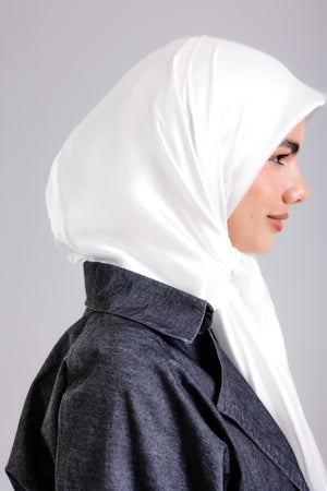 Worood Crème Silk Scarf Square – cream silk scarf with delicate soft finish - وشاح حريري مربع من Worood Crème – وشاح حريري كريمي بلمسة نهائية ناعمة ورقيقة