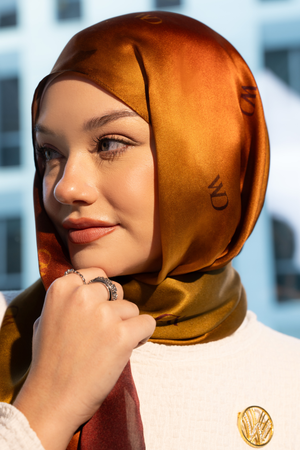 Worood Jour Doré Silk Scarf Rectangle – golden silk scarf with soft luminous sheen-وشاح حريري مستطيل من Worood Jour Doré – وشاح حريري ذهبي ذو لمعان ناعم ومضيء