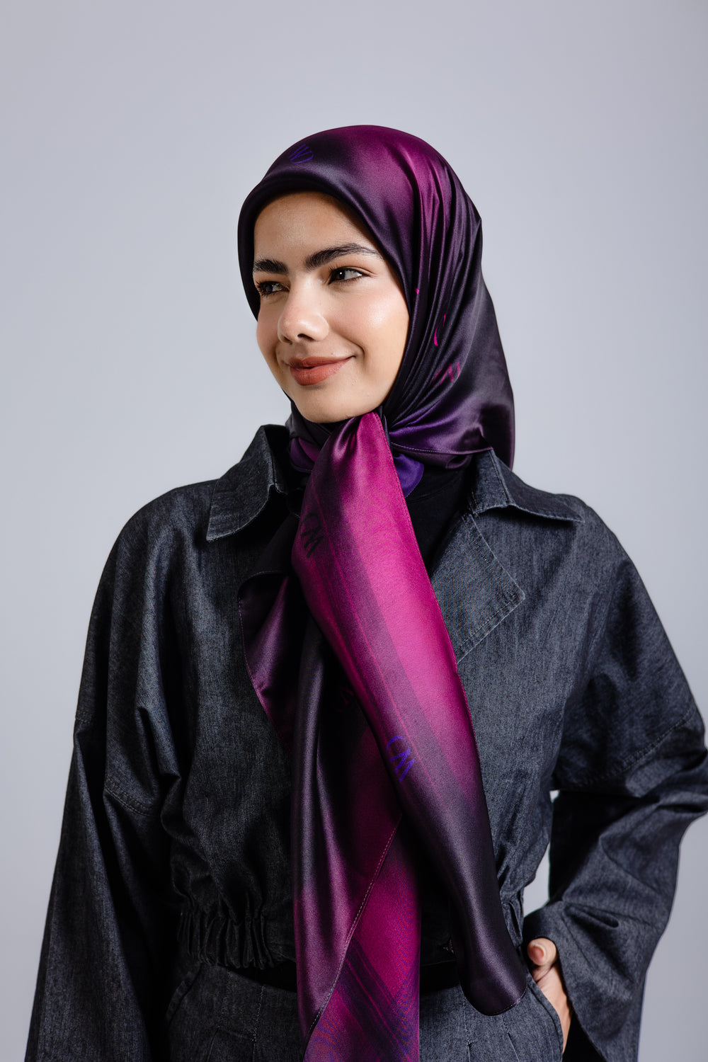 Worood Rouge Nuit Silk Scarf Square – dark red silk scarf with a glossy, elegant texture - وشاح حريري مربع من Worood Rouge Nuit – وشاح حريري أحمر غامق بملمس لامع وأنيق