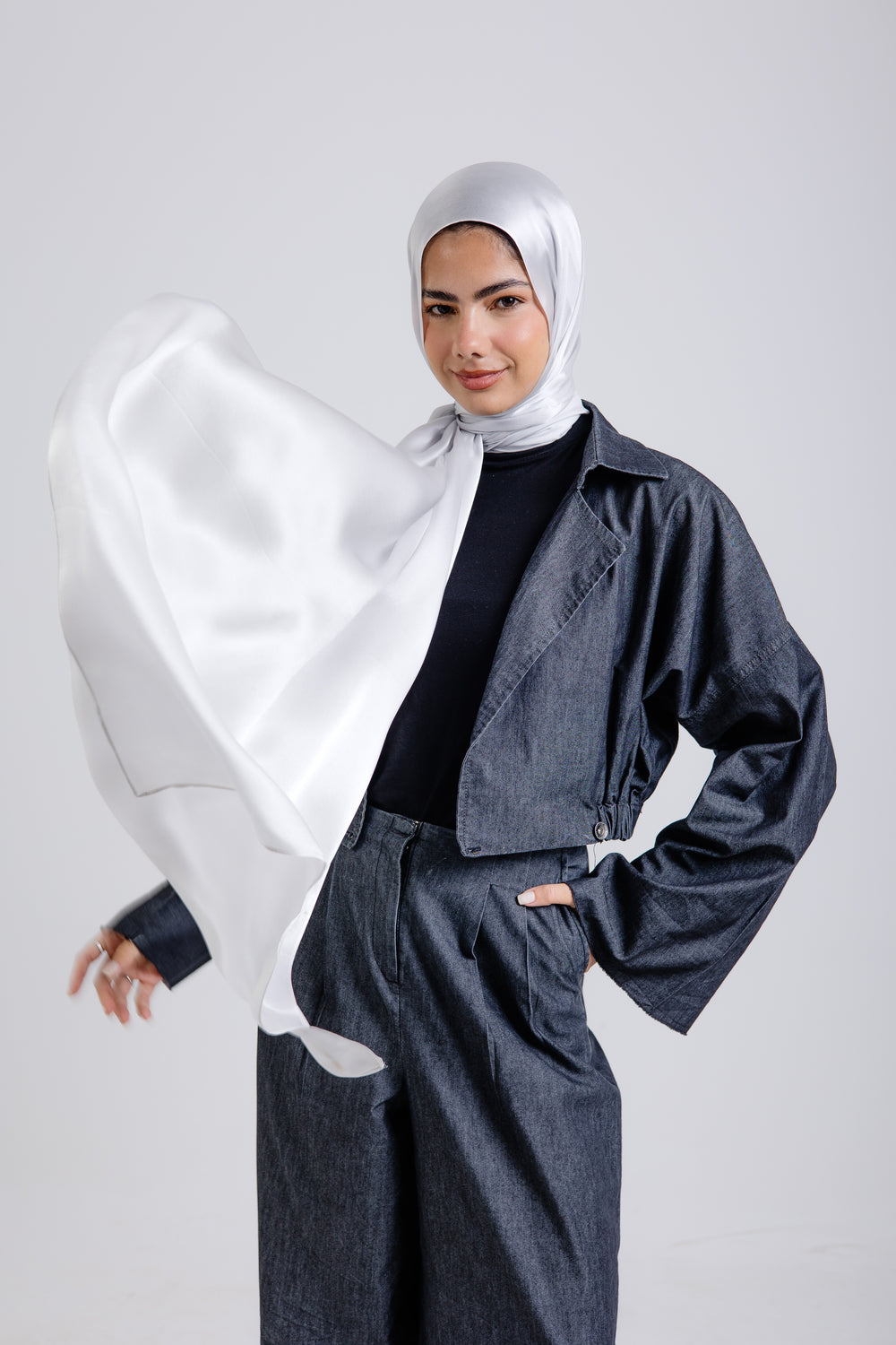 Worood Silver Silk Scarf Rectangle – elegant silver silk scarf with a glossy finish - وشاح حريري Silver Silk Scarf فضي مستطيل من ورود - وشاح حريري فضي أنيق بلمسة نهائية لامعة 