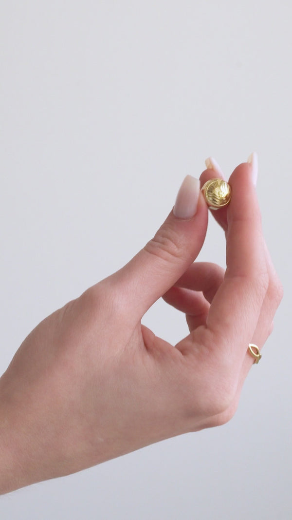 Gold magnetic pins by WOROOD